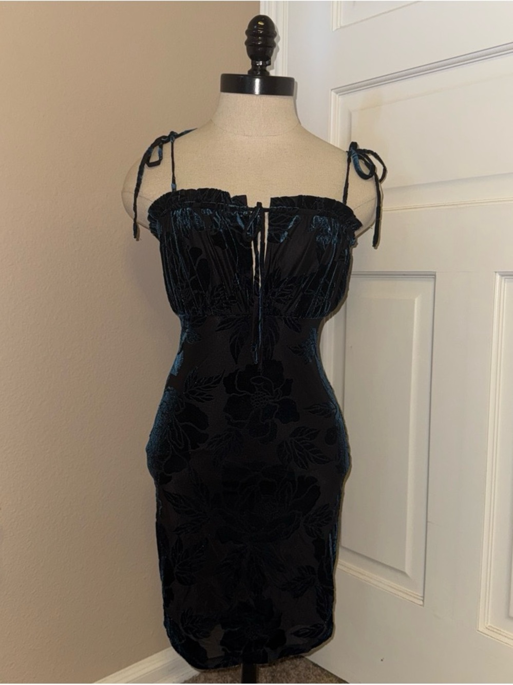 Forever 21 Black Velvet Floral Tie-Shoulder Mini Dress